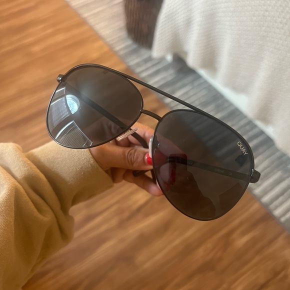 Quay Sunglasses - Picture 5 of 5